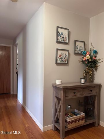 2321 Central Parkway, Schenectady, NY 12309