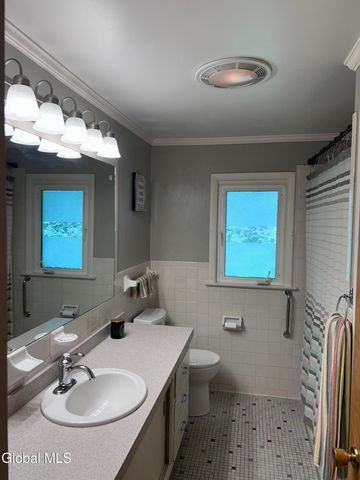 2321 Central Parkway, Schenectady, NY 12309