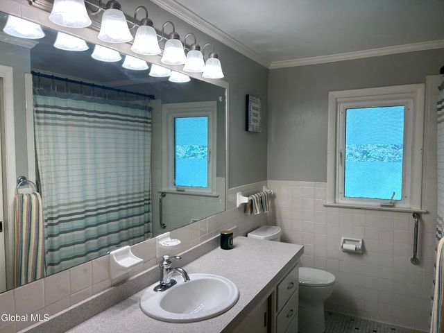 2321 Central Parkway, Schenectady, NY 12309