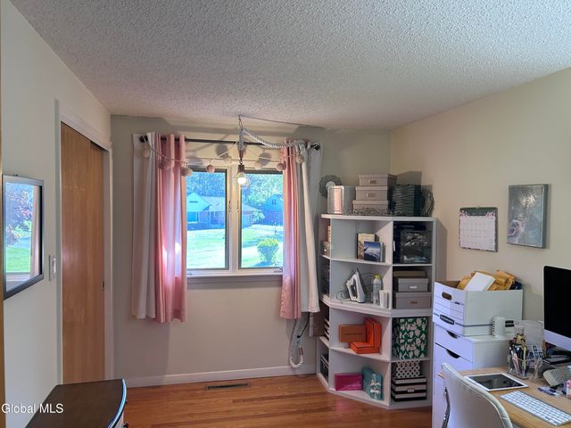 2321 Central Parkway, Schenectady, NY 12309