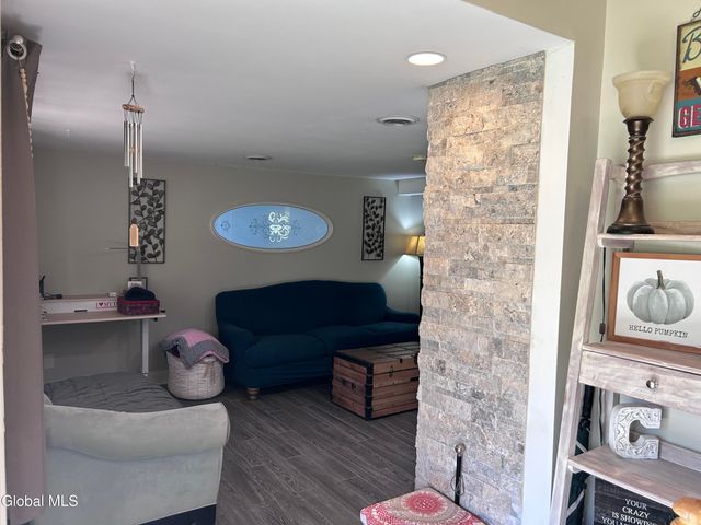 2321 Central Parkway, Schenectady, NY 12309