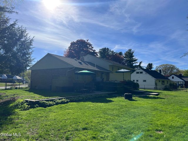 2321 Central Parkway, Schenectady, NY 12309