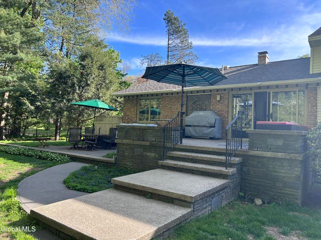 2321 Central Parkway, Schenectady, NY 12309