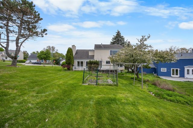 210 Whitney Drive, Rochester Hills, MI 48307