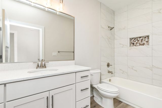 2525 SE Vintage Lane, Waukee, IA 50263