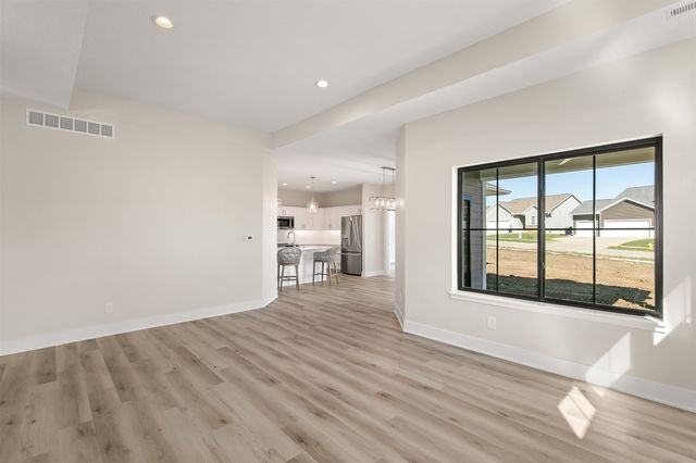 2525 SE Vintage Lane, Waukee, IA 50263