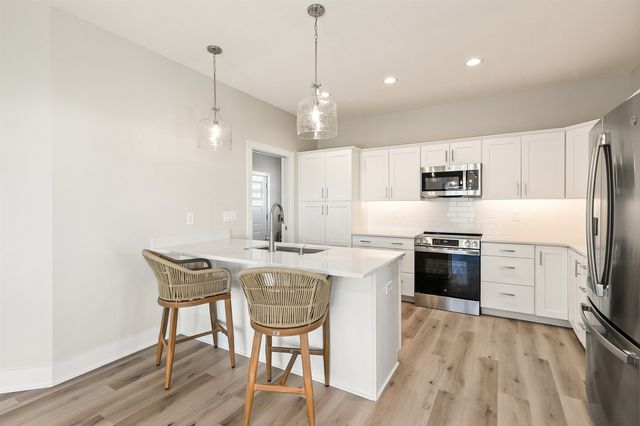 2525 SE Vintage Lane, Waukee, IA 50263