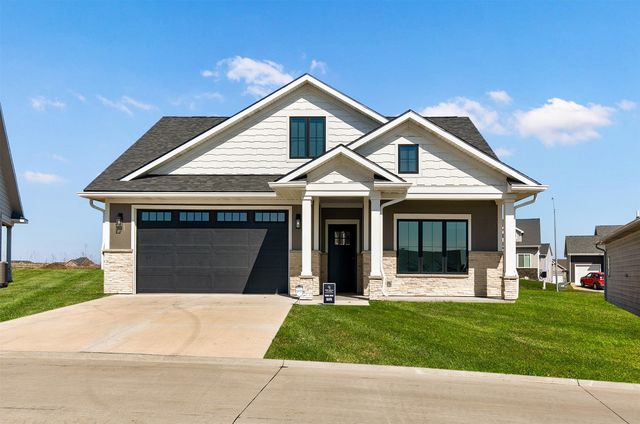 2525 SE Vintage Lane, Waukee, IA 50263
