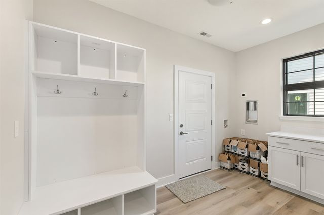2525 SE Vintage Lane, Waukee, IA 50263