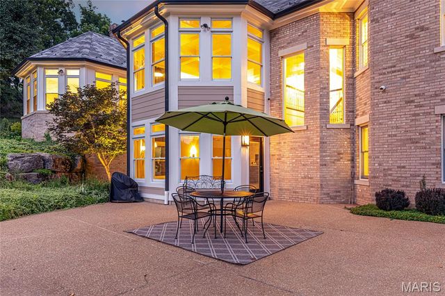 208 Saint Georges Drive, St Albans, MO 63073