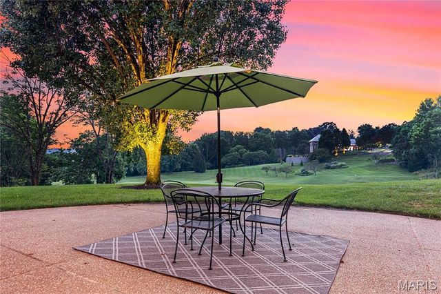 208 Saint Georges Drive, St Albans, MO 63073