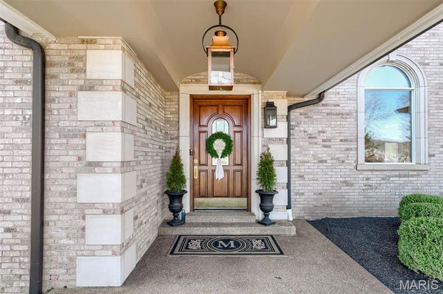 208 Saint Georges Drive, St Albans, MO 63073