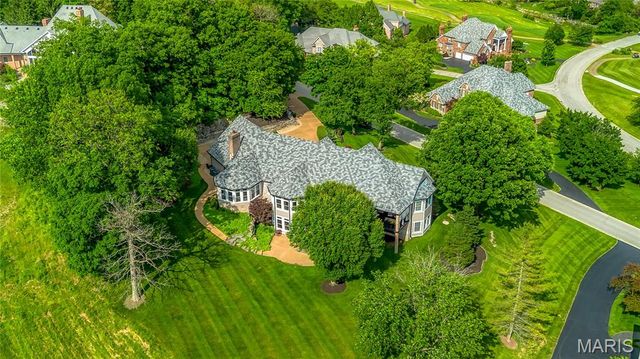 208 Saint Georges Drive, St Albans, MO 63073