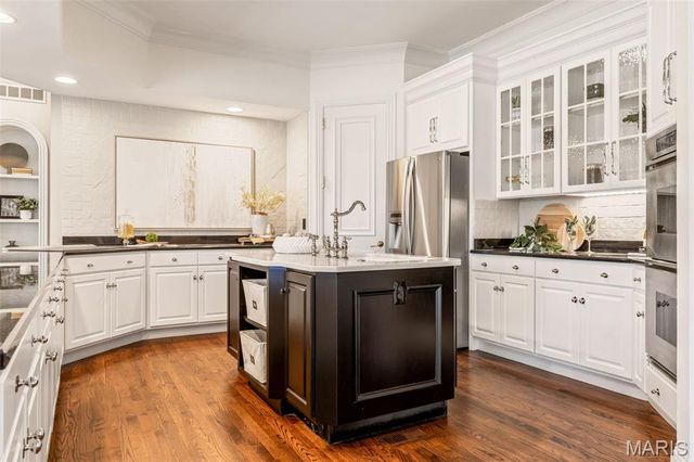 208 Saint Georges Drive, St Albans, MO 63073