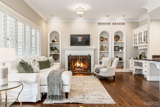 208 Saint Georges Drive, St Albans, MO 63073