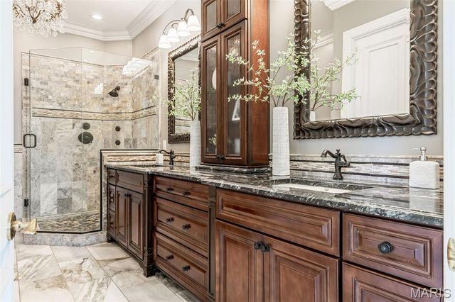 208 Saint Georges Drive, St Albans, MO 63073