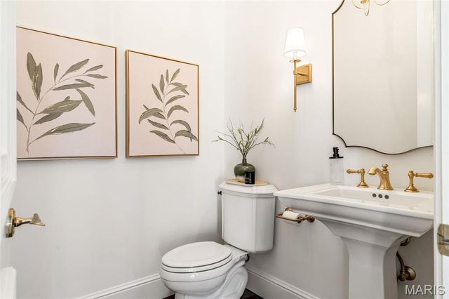 208 Saint Georges Drive, St Albans, MO 63073