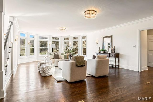 208 Saint Georges Drive, St Albans, MO 63073