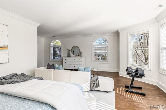 208 Saint Georges Drive, St Albans, MO 63073