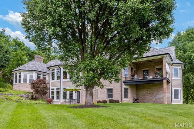 208 Saint Georges Drive, St Albans, MO 63073