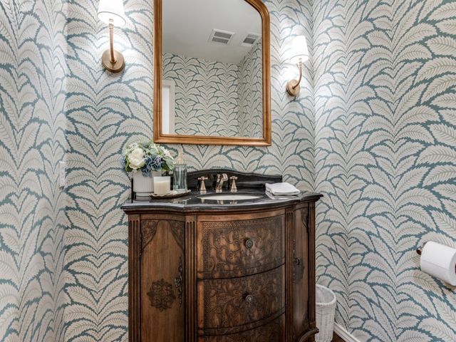 3824 Waldorf Circle, Dallas, TX 75229