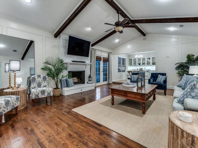 3824 Waldorf Circle, Dallas, TX 75229