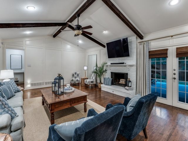 3824 Waldorf Circle, Dallas, TX 75229