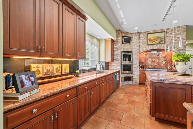 921 Morrall Dr., North Myrtle Beach, SC 29582