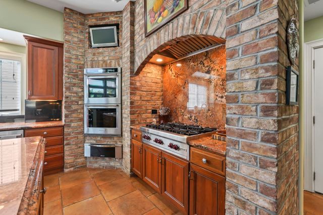 921 Morrall Dr., North Myrtle Beach, SC 29582