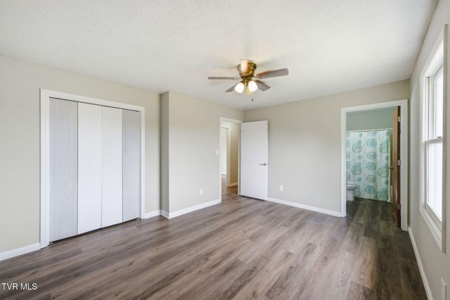 905 South Sherbrooke Drive, Mount Carmel, TN 37645