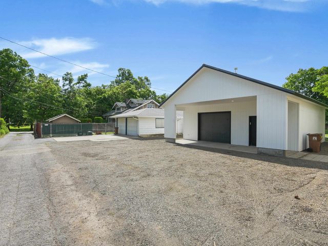 1647 E Gordon Ave, Spokane, WA 99207