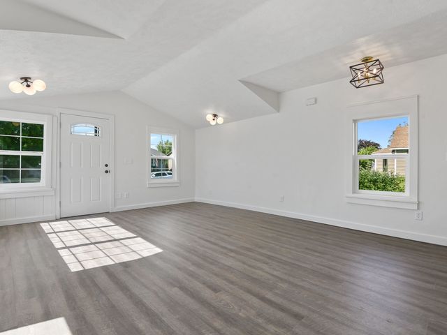 1647 E Gordon Ave, Spokane, WA 99207