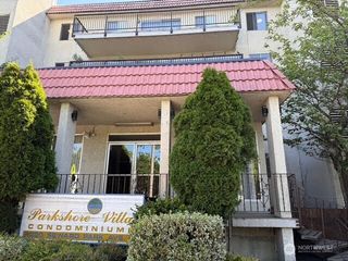 9030 Seward Park Avenue S #500, Seattle, WA 98118