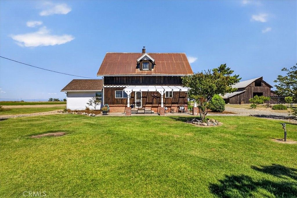 Image 1 of property listing at 1762 County Road R, Willows, CA 95988