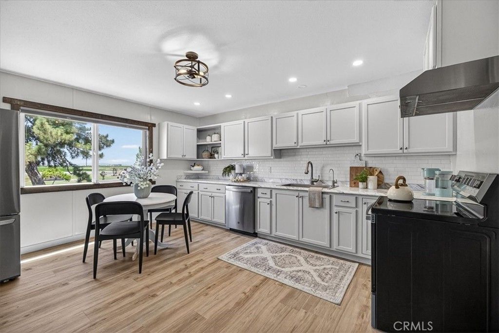 Image 10 of property listing at 1762 County Road R, Willows, CA 95988
