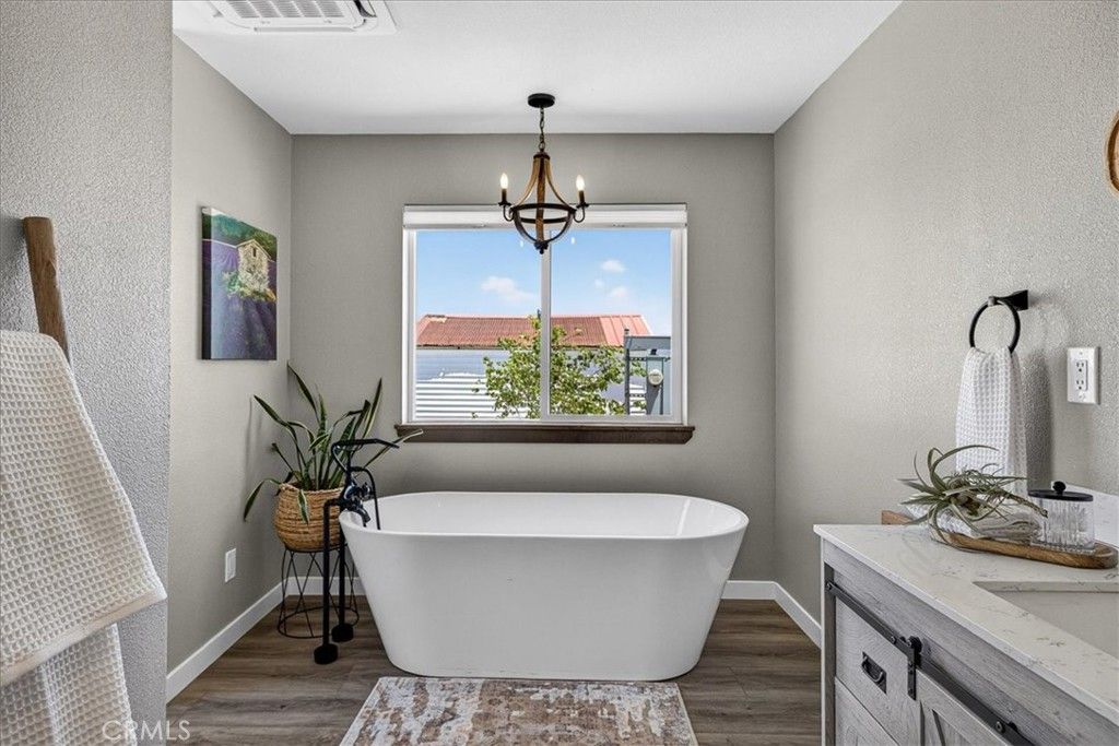 Image 23 of property listing at 1762 County Road R, Willows, CA 95988
