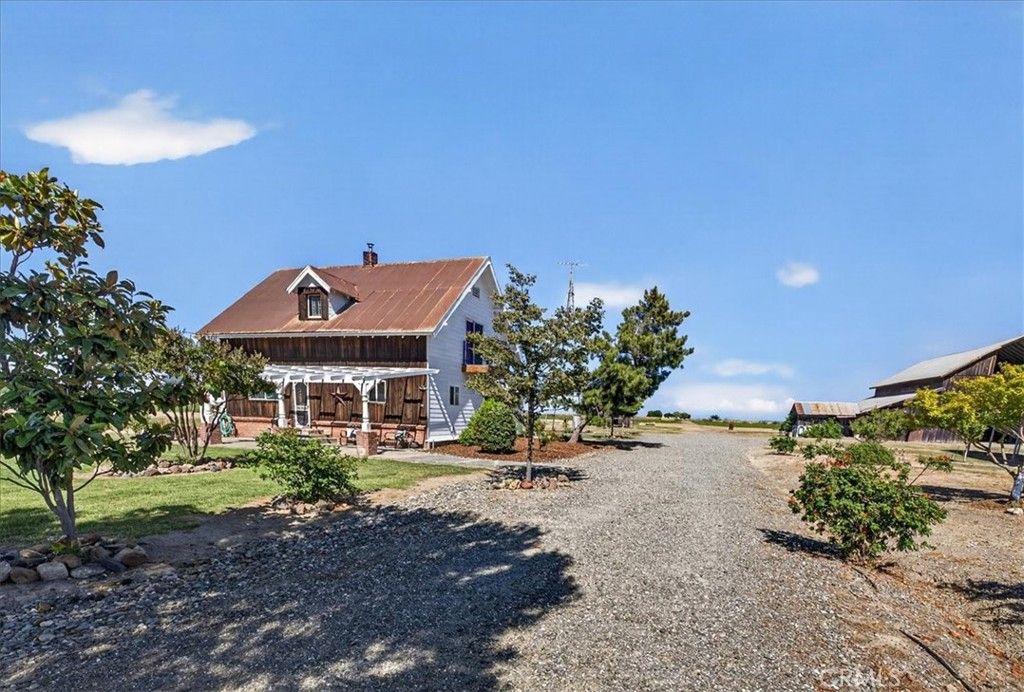 Image 3 of property listing at 1762 County Road R, Willows, CA 95988
