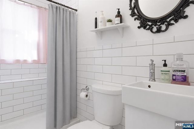 33 Thorne Street 4, Jersey City, NJ 07307