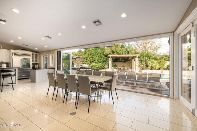 5402 E LAUREL Lane, Scottsdale, AZ 85254