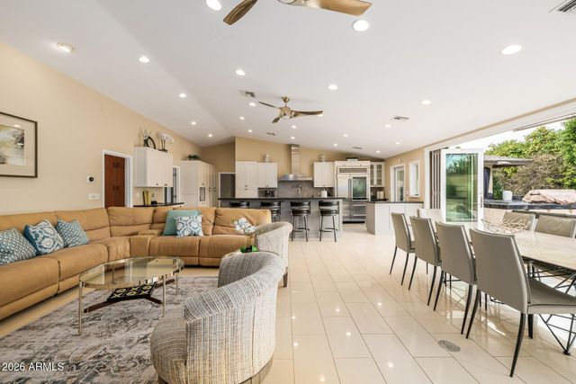 5402 E LAUREL Lane, Scottsdale, AZ 85254