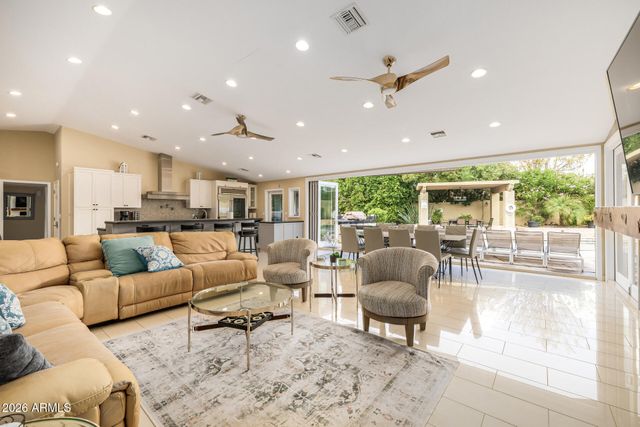 5402 E LAUREL Lane, Scottsdale, AZ 85254