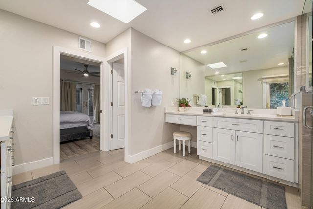 5402 E LAUREL Lane, Scottsdale, AZ 85254