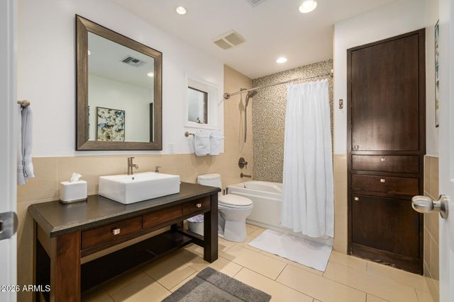 5402 E LAUREL Lane, Scottsdale, AZ 85254