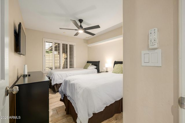 5402 E LAUREL Lane, Scottsdale, AZ 85254