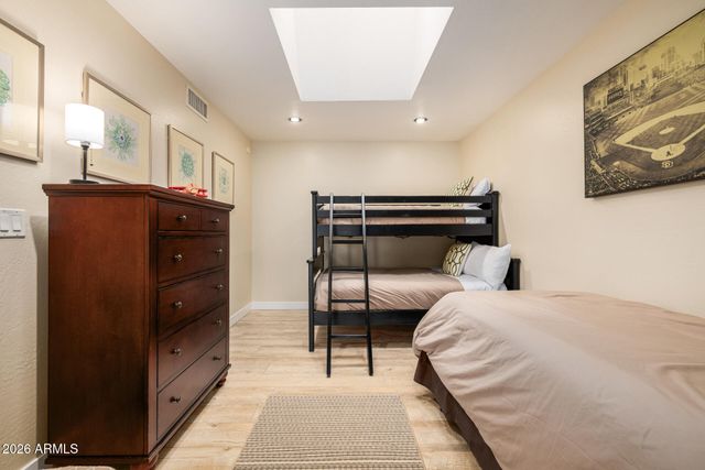 5402 E LAUREL Lane, Scottsdale, AZ 85254