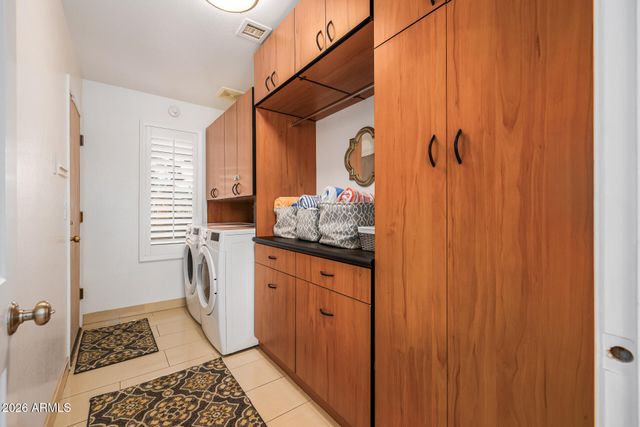 5402 E LAUREL Lane, Scottsdale, AZ 85254