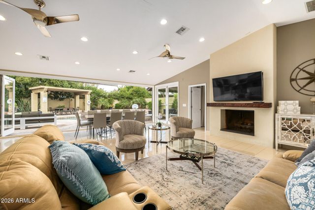 5402 E LAUREL Lane, Scottsdale, AZ 85254