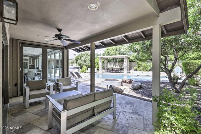 5402 E LAUREL Lane, Scottsdale, AZ 85254