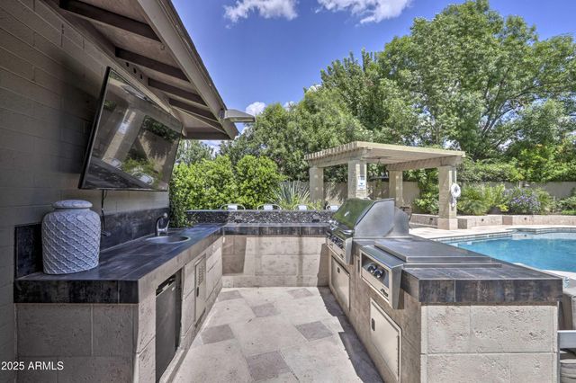 5402 E LAUREL Lane, Scottsdale, AZ 85254