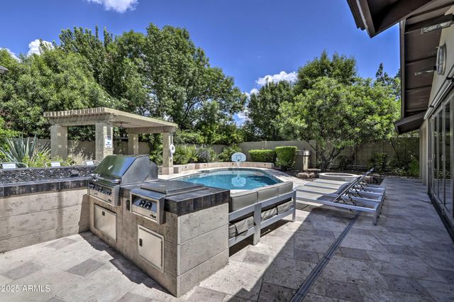 5402 E LAUREL Lane, Scottsdale, AZ 85254